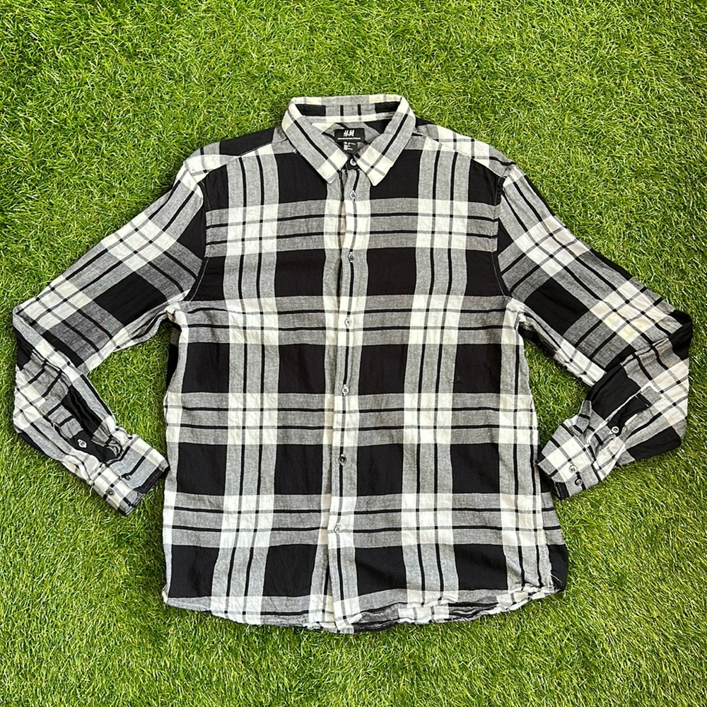 H&M Plaid Flannel Button-down Shirt